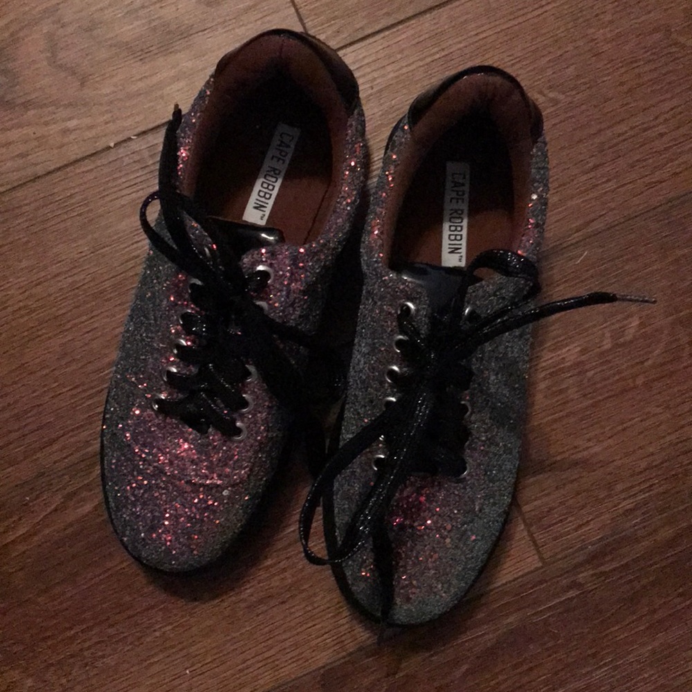 BRAND NEW GLITTER PLATFORM SNEAKER